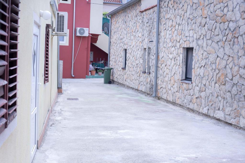 Apartment Mika Vodice Eksteriør billede